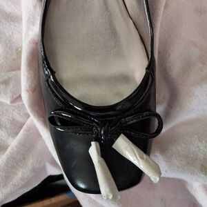 Anne Klein Women's Black Flats